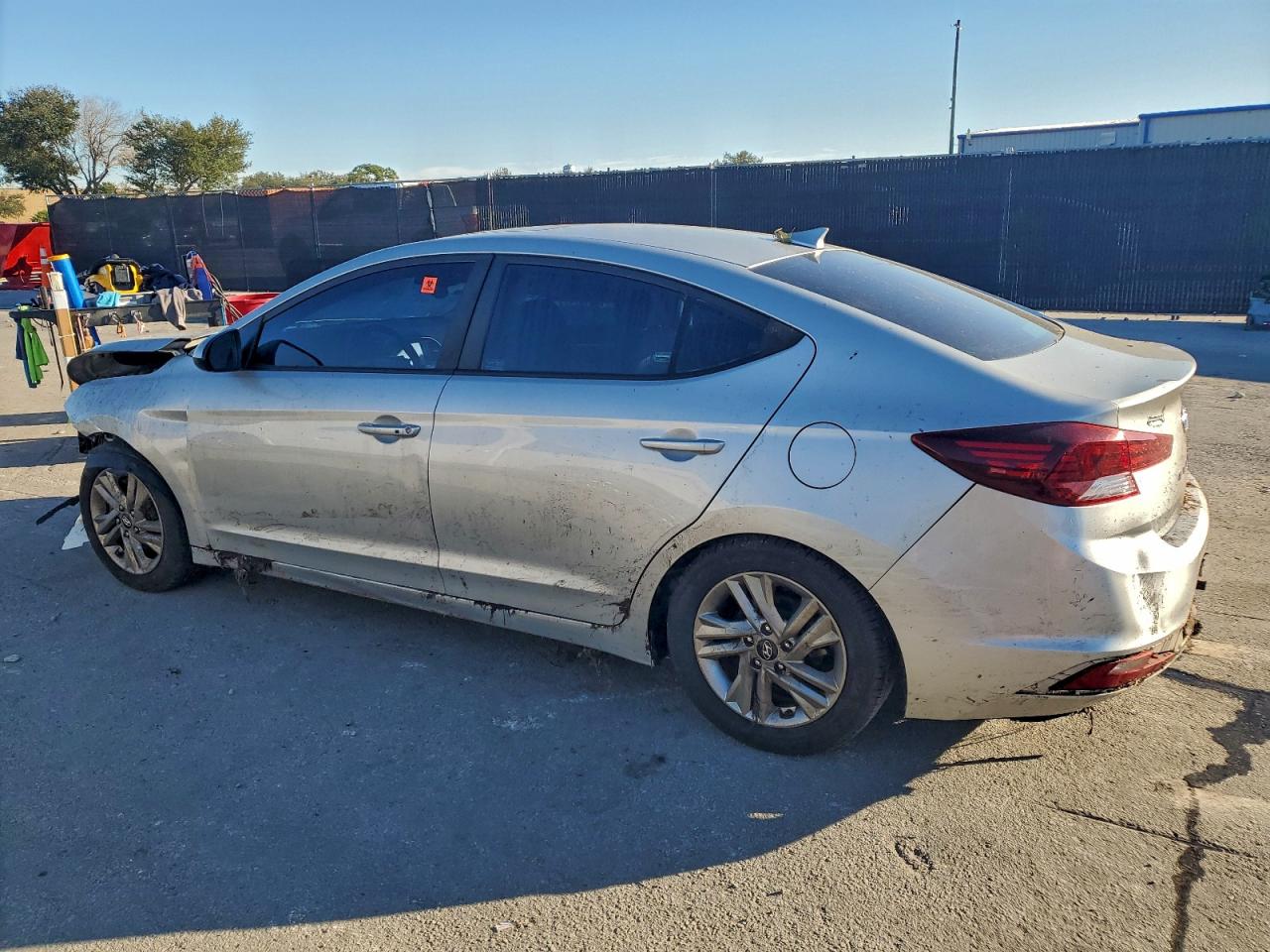 2019 HYUNDAI ELANTRA SEL photo 2