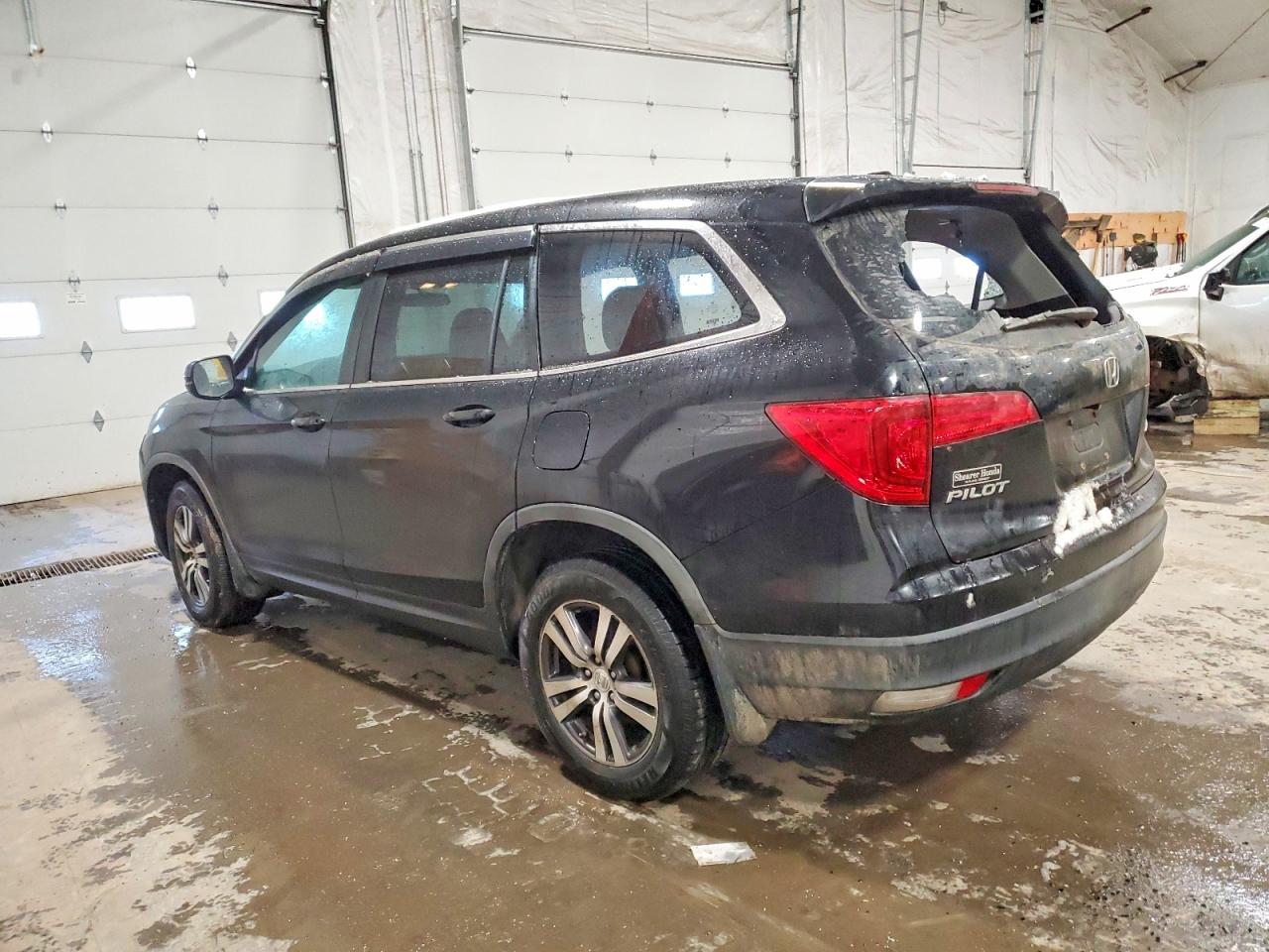 2016 HONDA PILOT EX photo 2