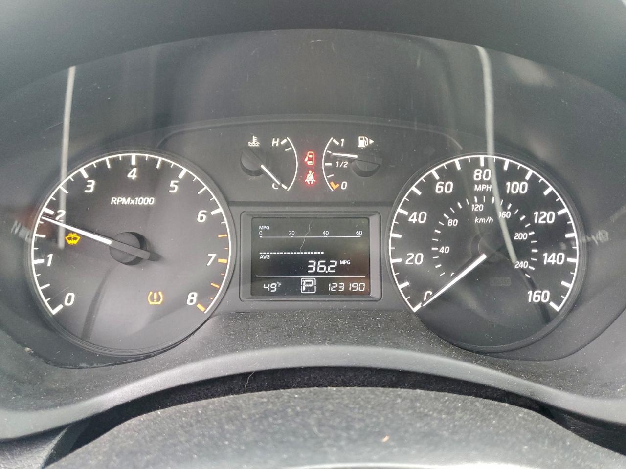 2016 NISSAN SENTRA S photo 9