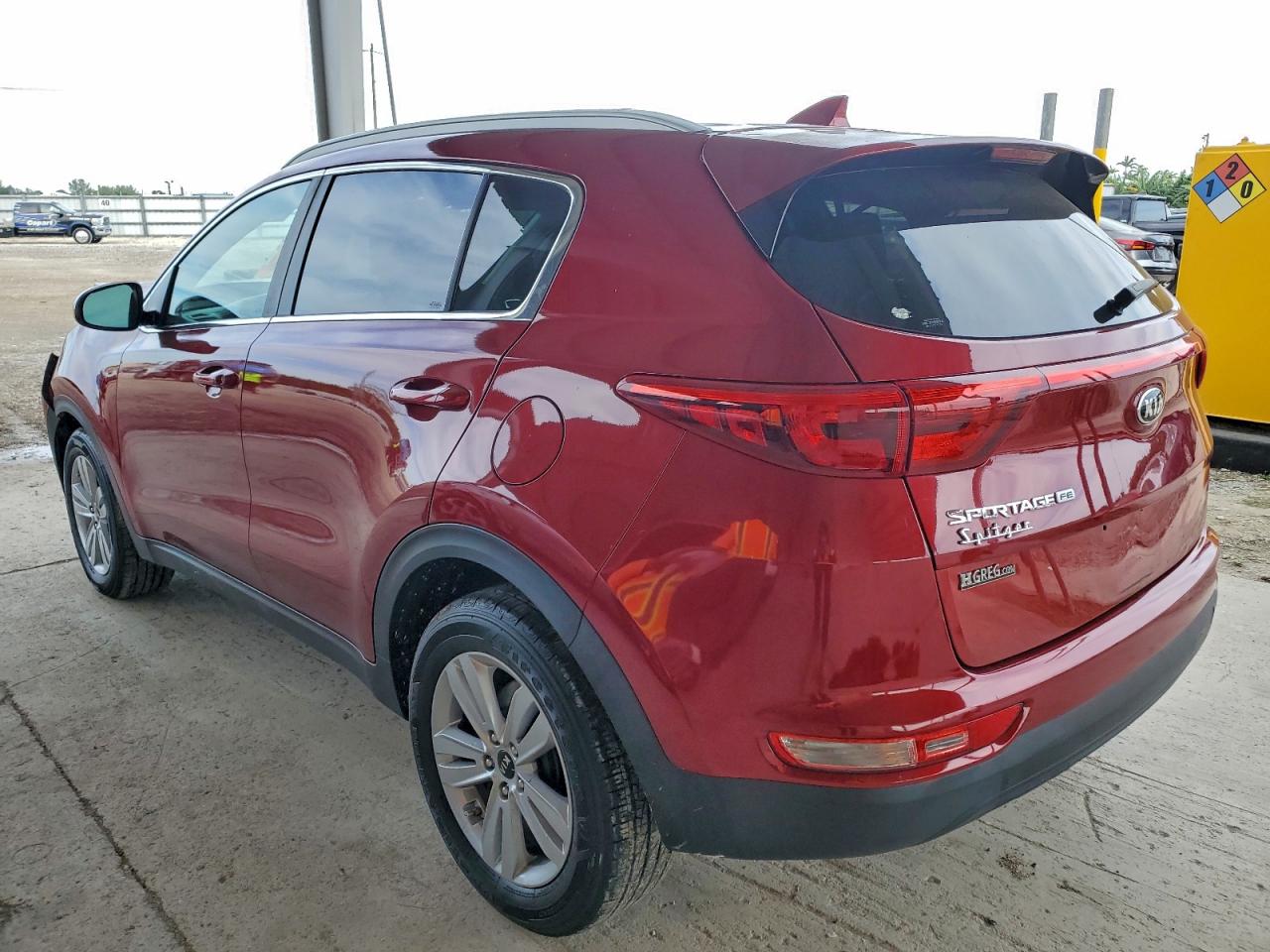 2017 KIA SPORTAGE LX photo 2