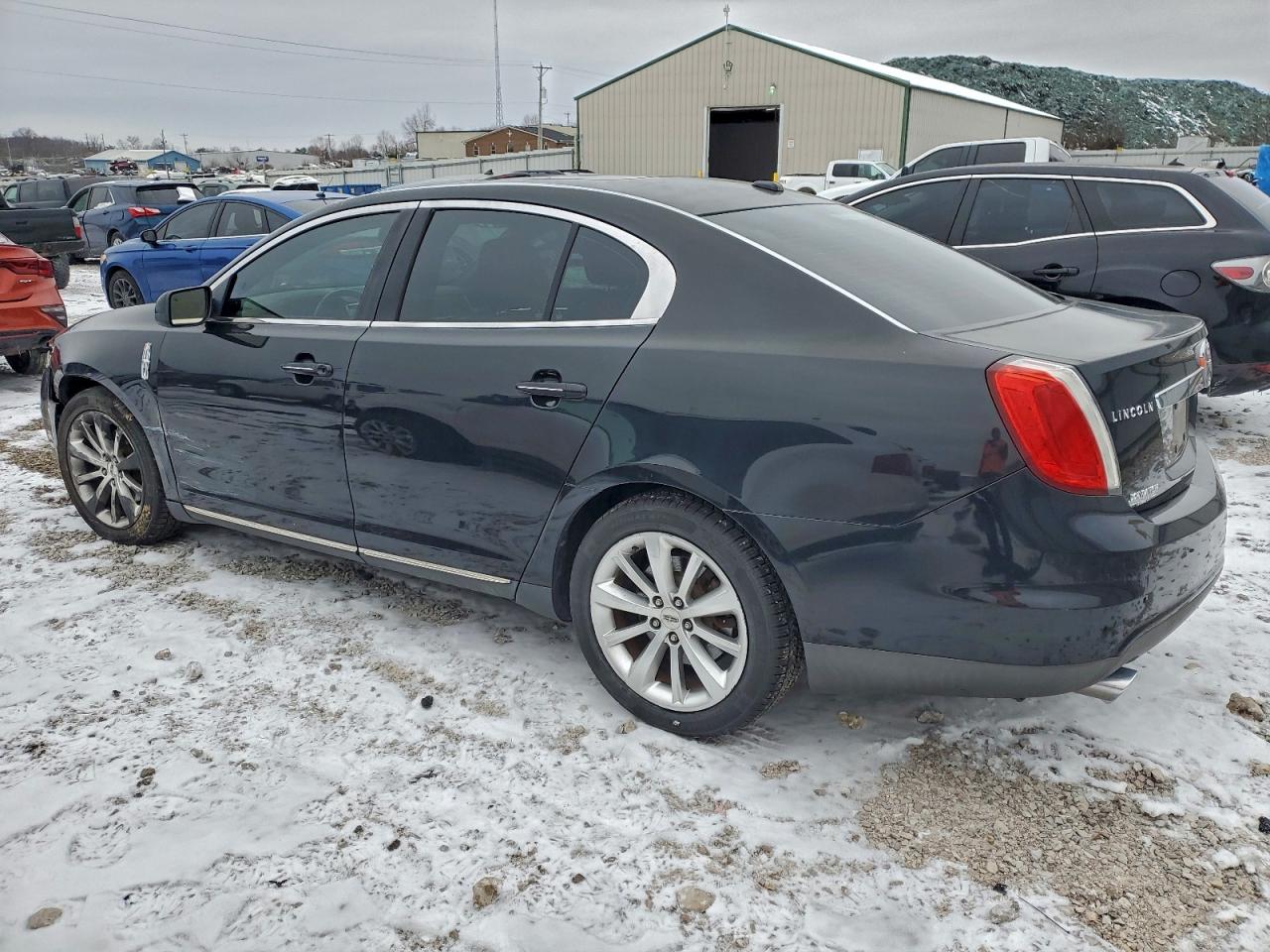 2009 LINCOLN MKS photo 2