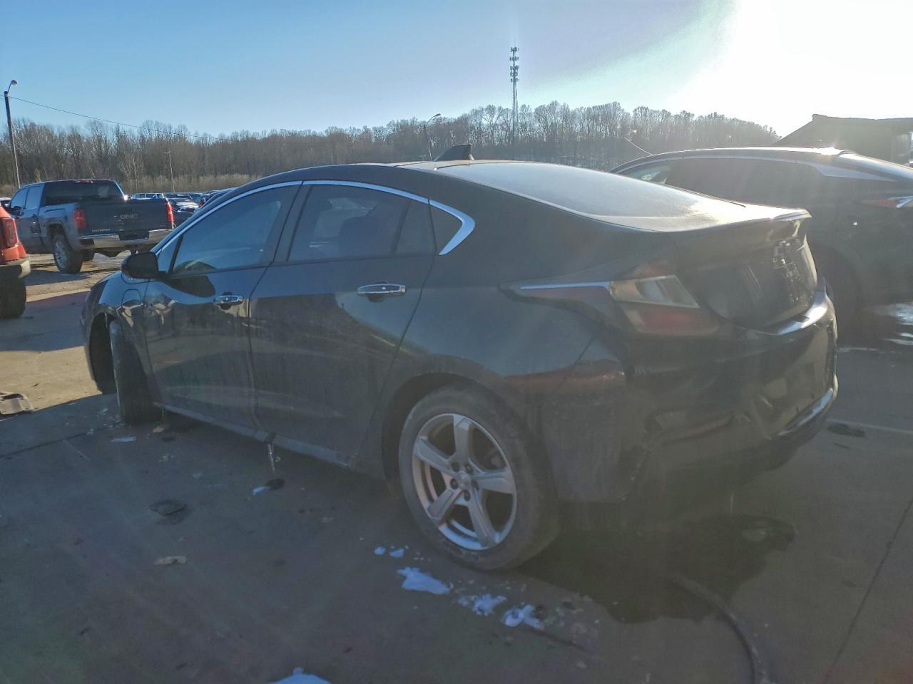 2017 CHEVROLET VOLT LT photo 2