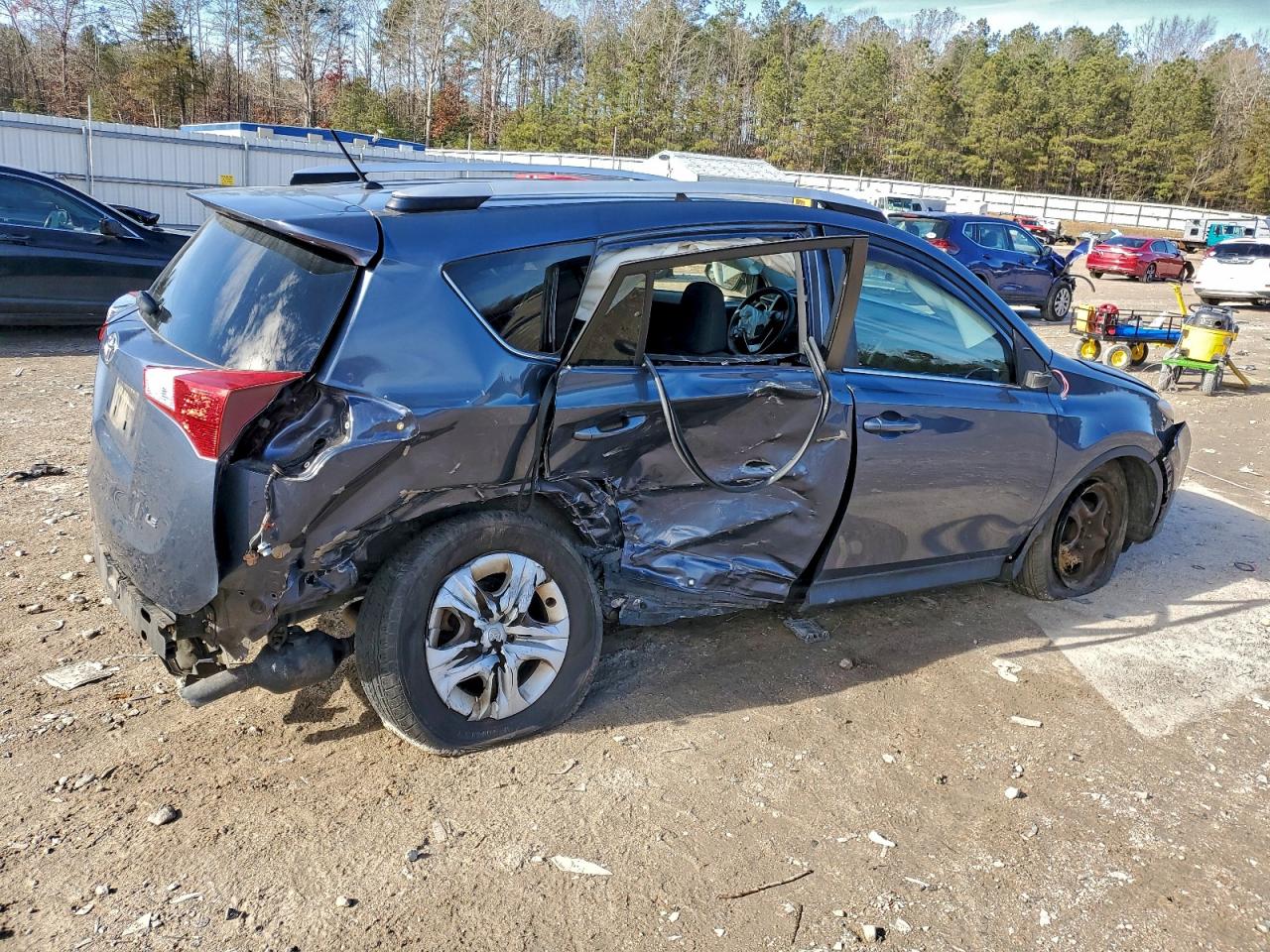 2014 TOYOTA RAV4 LE photo 3