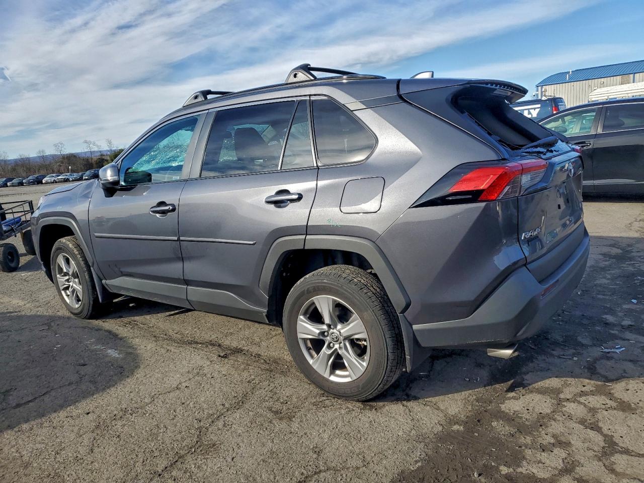 2025 TOYOTA RAV4 XLE photo 2