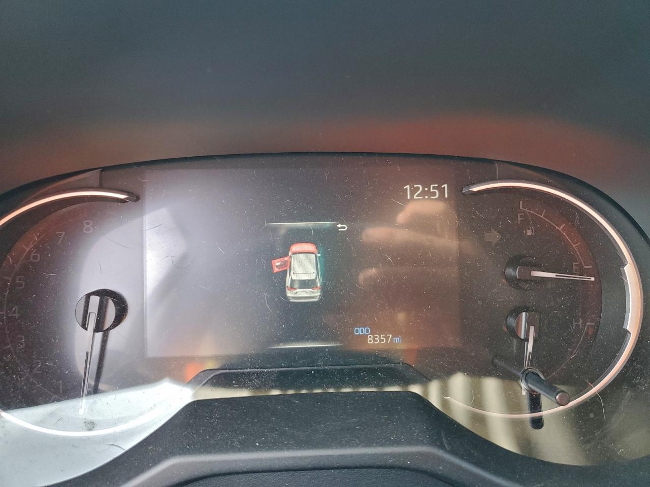 2025 TOYOTA RAV4 XLE photo 9