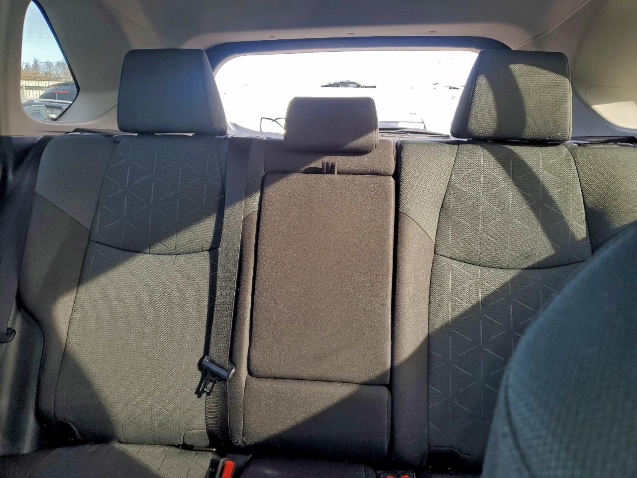 2025 TOYOTA RAV4 XLE photo 10