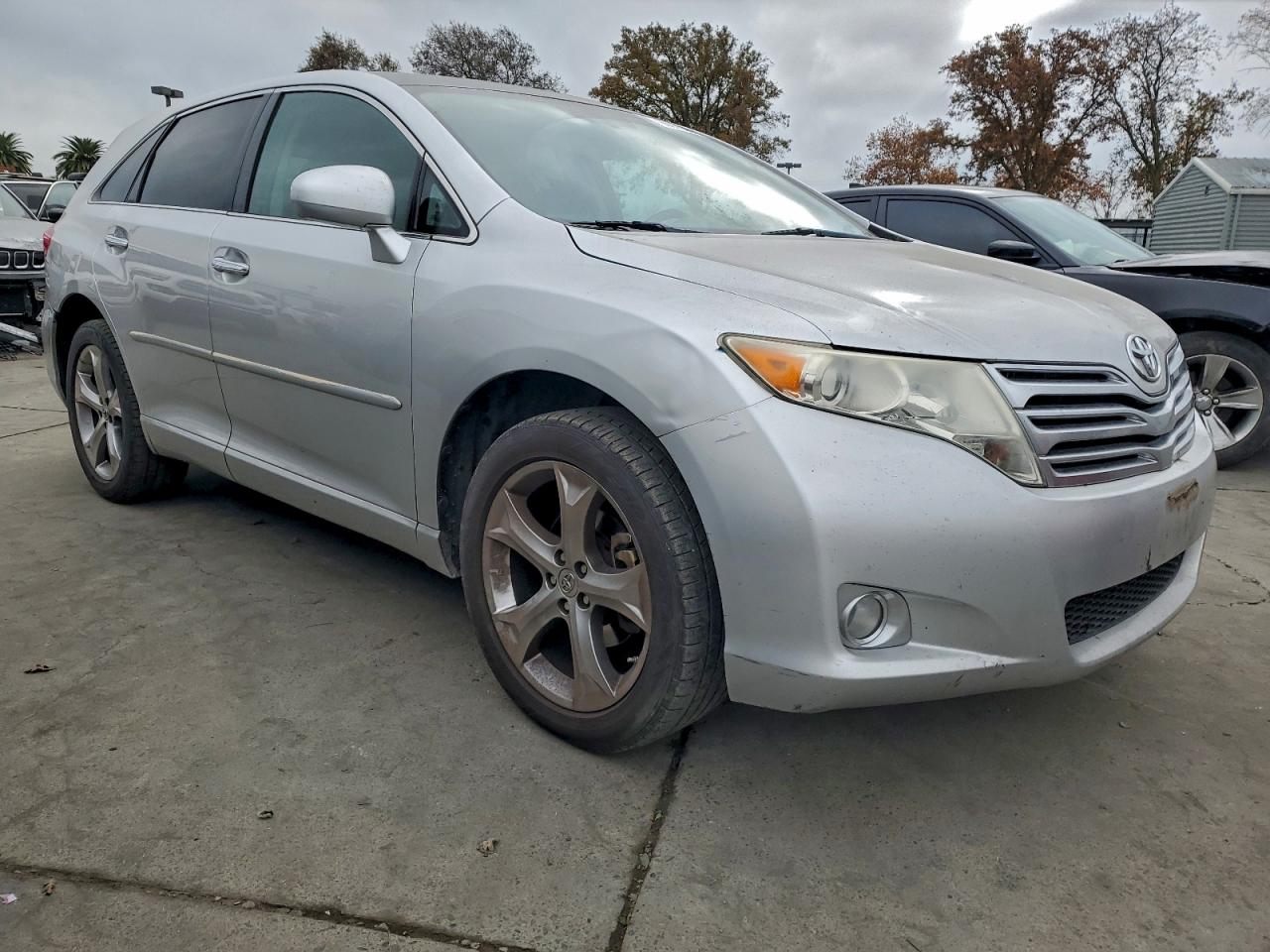 2011 TOYOTA VENZA photo 4