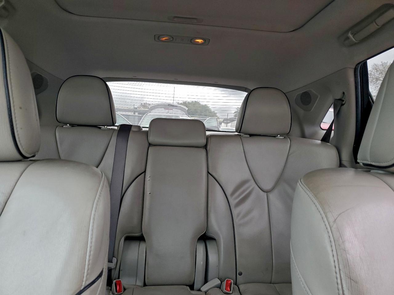 2011 TOYOTA VENZA photo 10
