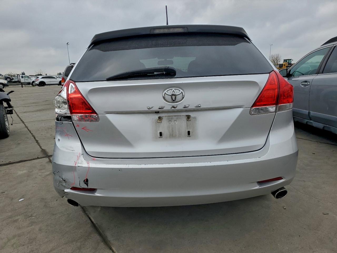2011 TOYOTA VENZA photo 6