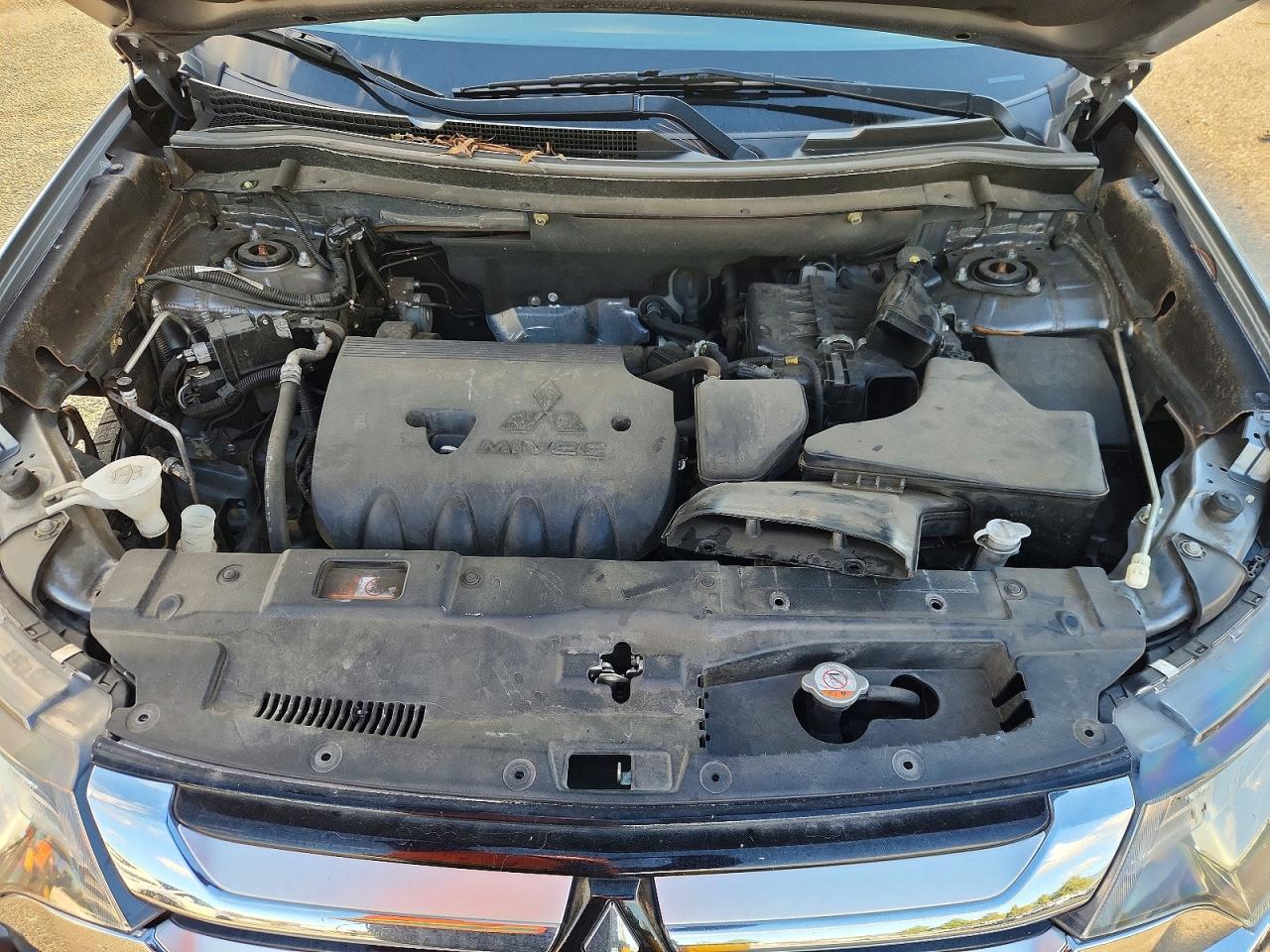 2018 MITSUBISHI OUTLANDER ES photo 21
