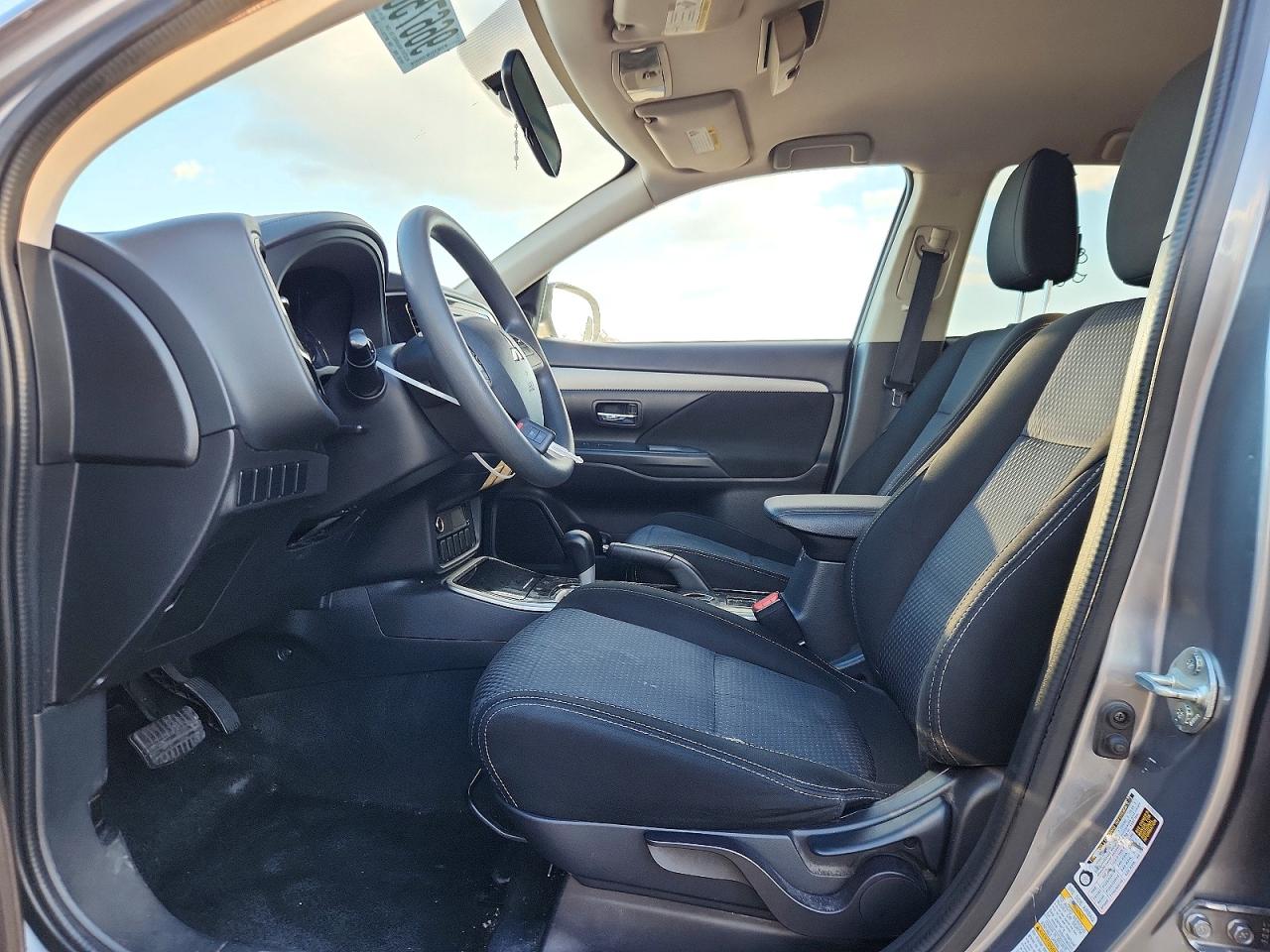 2018 MITSUBISHI OUTLANDER ES photo 13