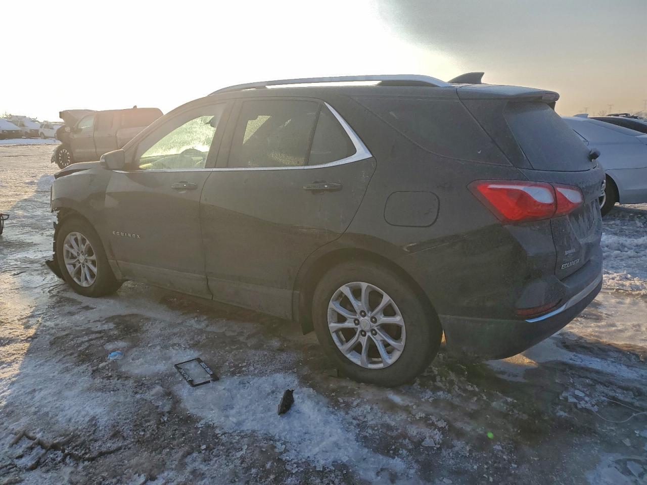2018 CHEVROLET EQUINOX LT photo 2