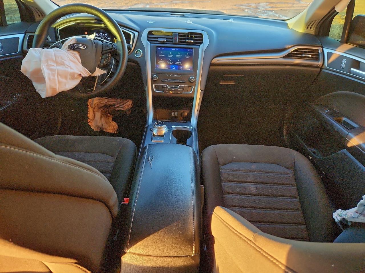 2020 FORD FUSION SE photo 8