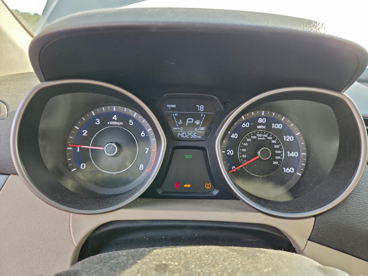 2016 HYUNDAI ELANTRA SE photo 9