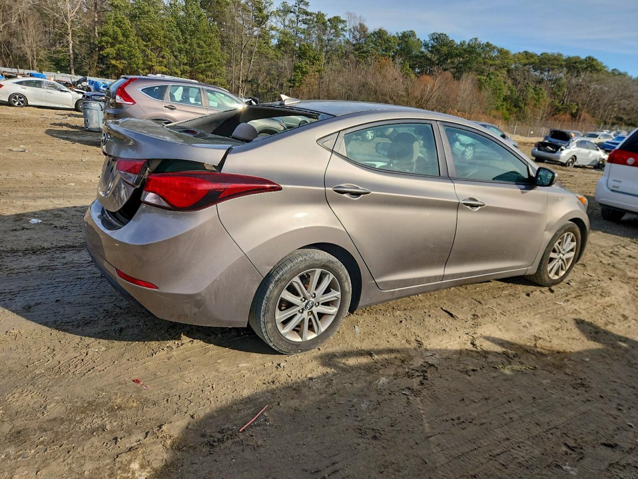2016 HYUNDAI ELANTRA SE photo 3