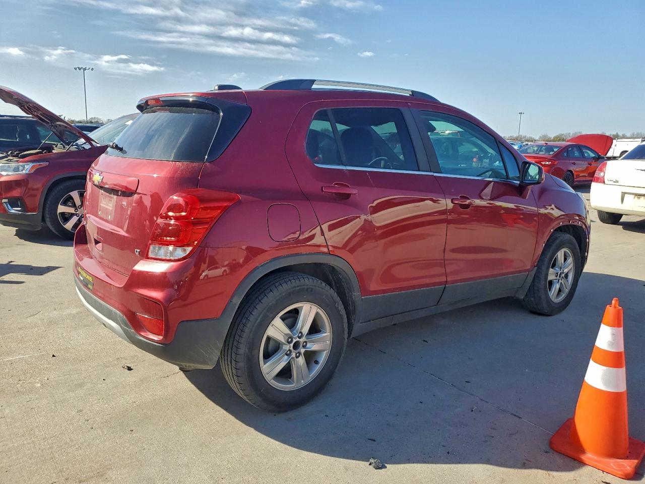 2019 CHEVROLET TRAX 1LT photo 3