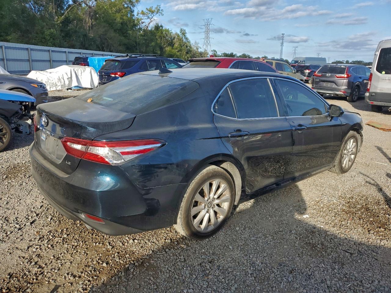 2020 TOYOTA CAMRY LE photo 3