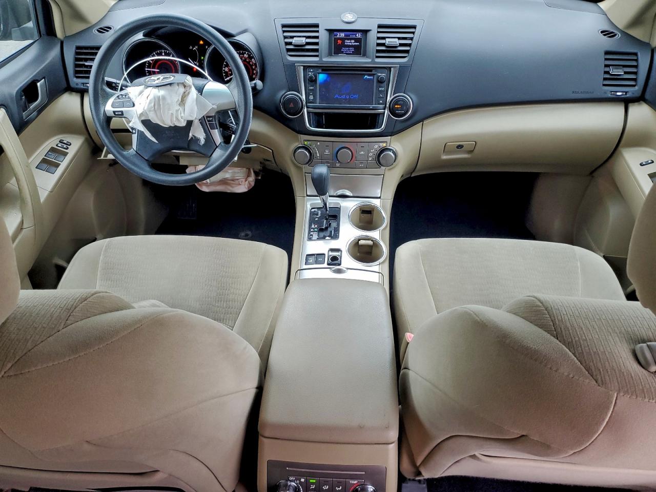 2013 TOYOTA HIGHLANDER BASE photo 8