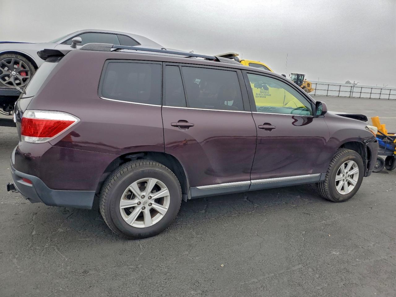 2013 TOYOTA HIGHLANDER BASE photo 3