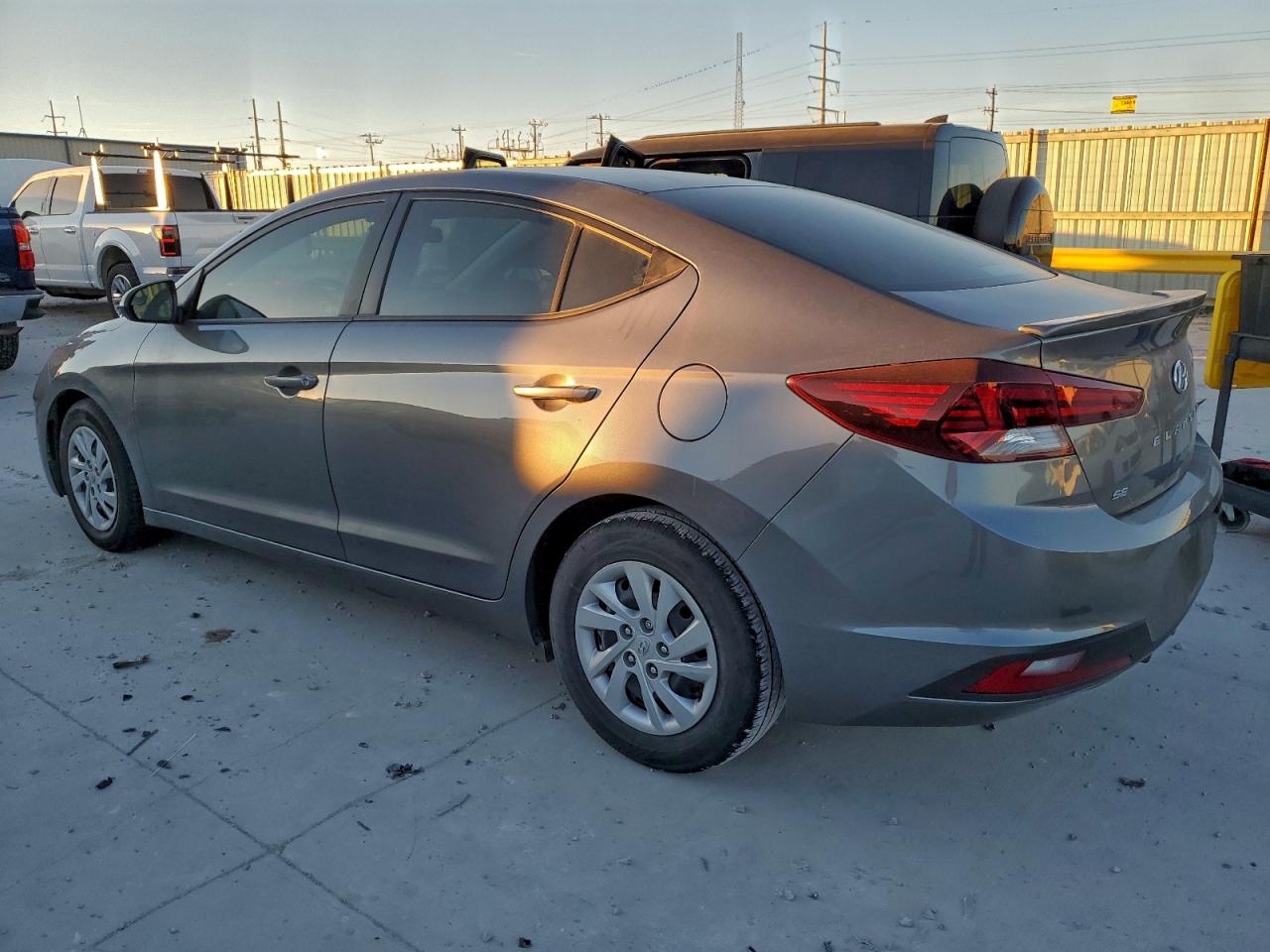 2020 HYUNDAI ELANTRA SE photo 2