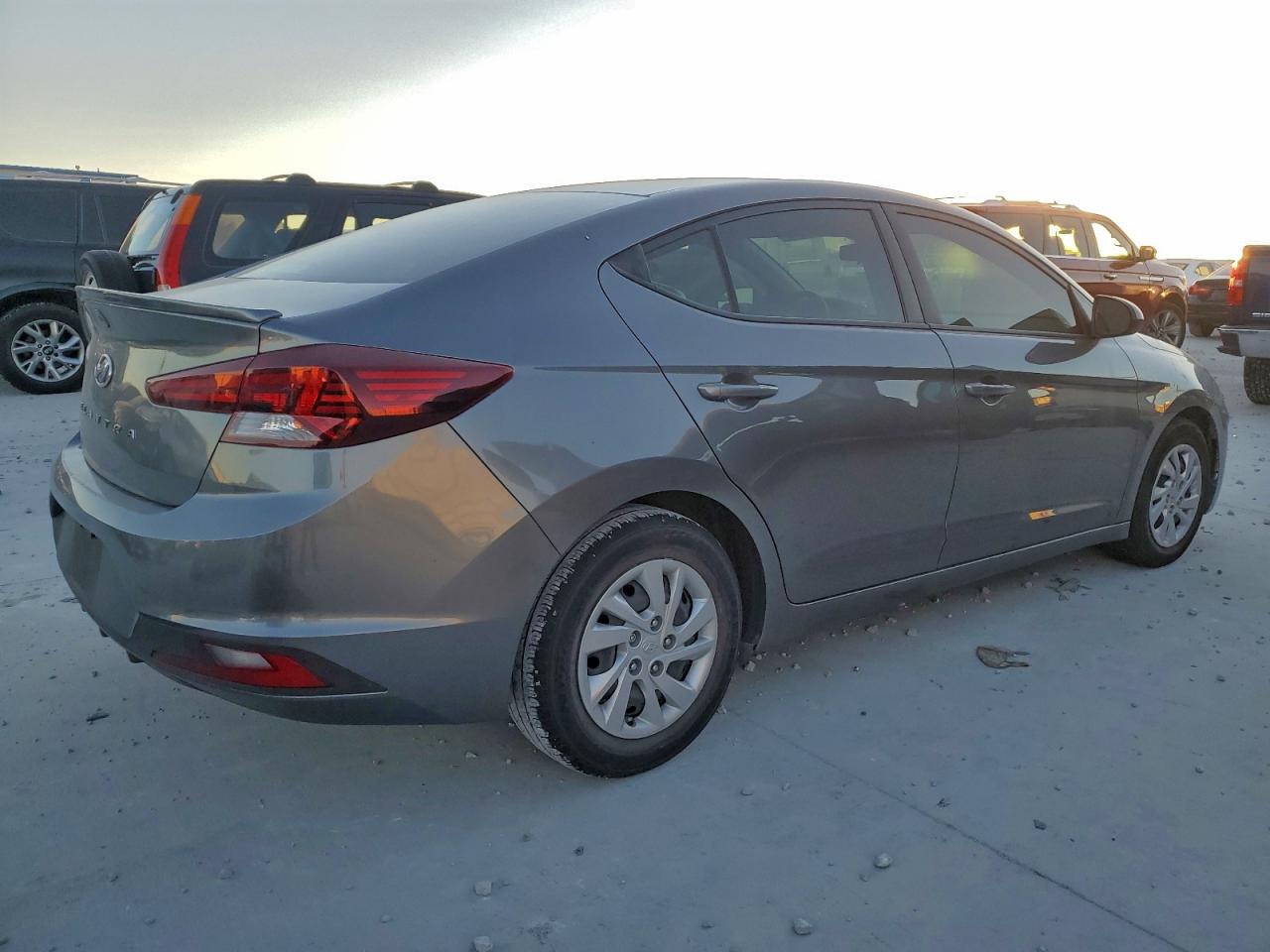 2020 HYUNDAI ELANTRA SE photo 3
