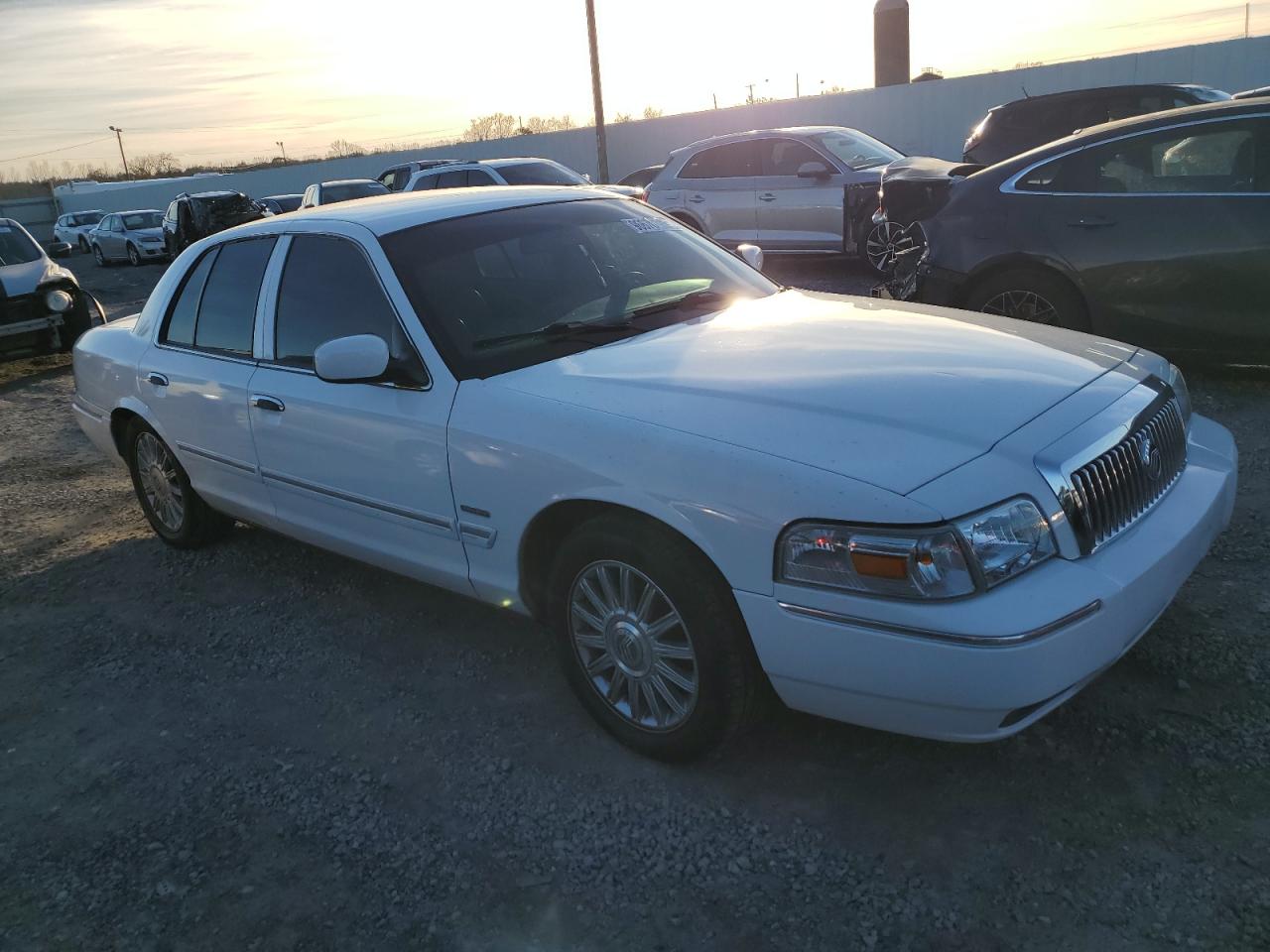 2009 MERCURY GRAND MARQUIS LS photo 4