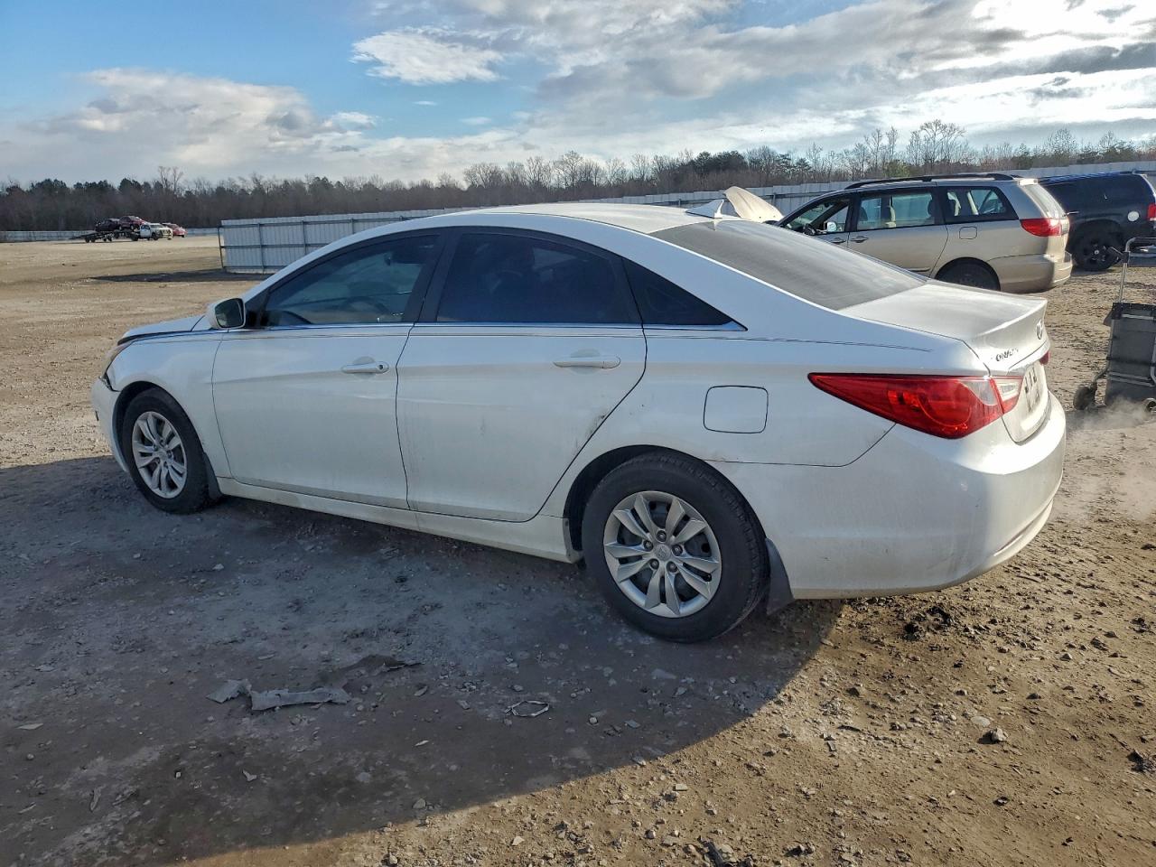 2011 HYUNDAI SONATA GLS photo 2