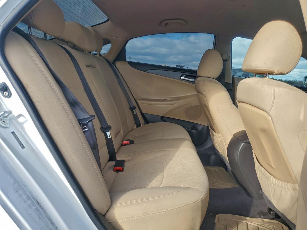2011 HYUNDAI SONATA GLS photo 10