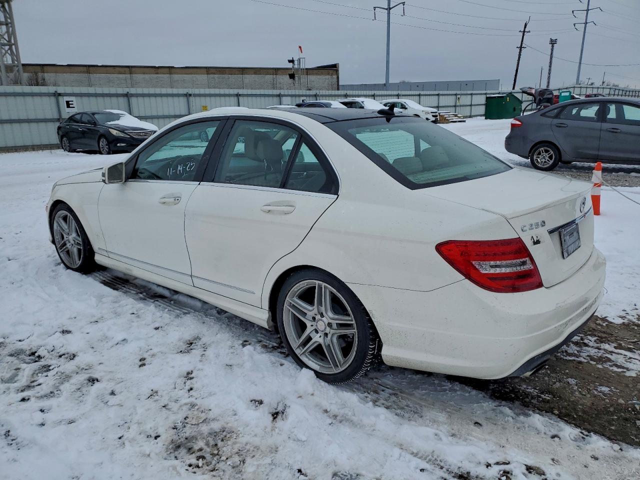 2013 MERCEDES-BENZ C 250 photo 2