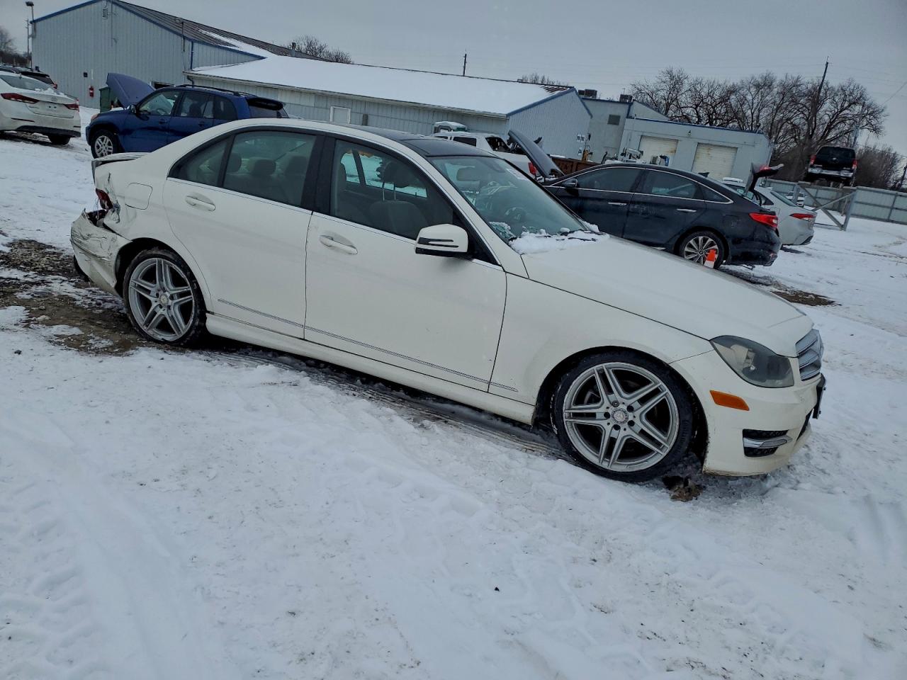2013 MERCEDES-BENZ C 250 photo 4