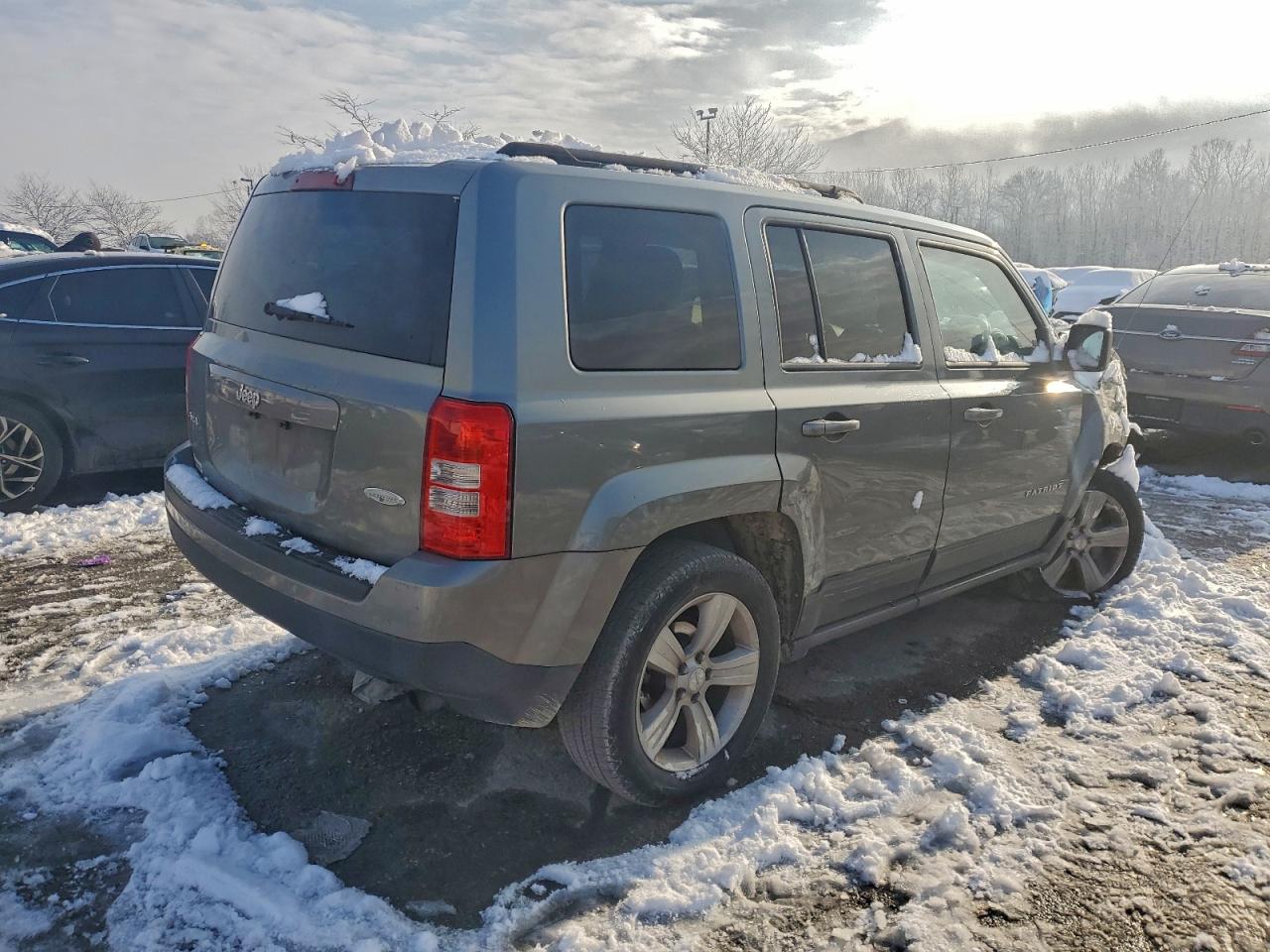 2012 JEEP PATRIOT LATITUDE photo 5