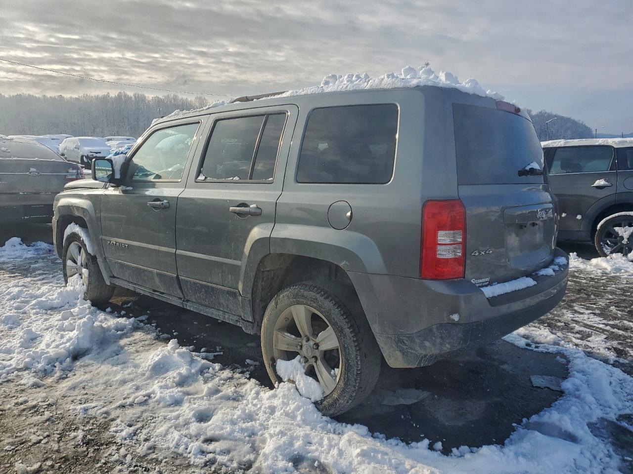 2012 JEEP PATRIOT LATITUDE photo 3