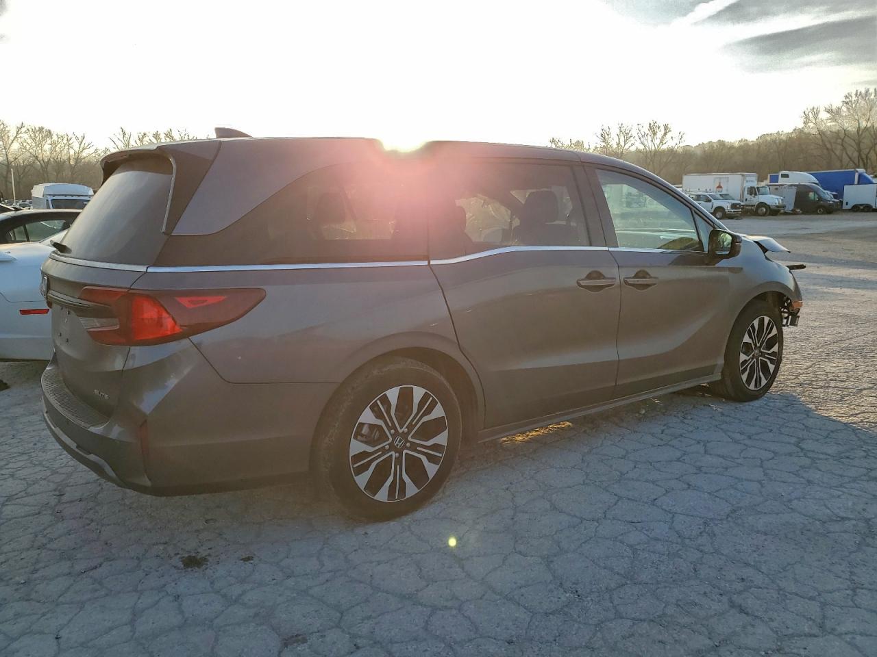 2025 HONDA ODYSSEY ELITE photo 3