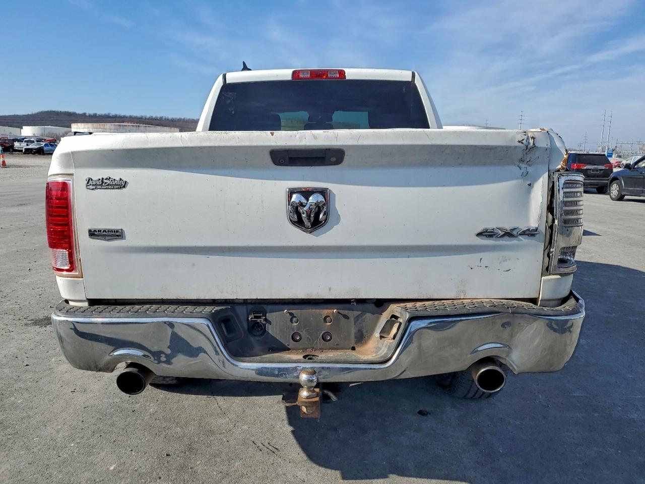 2016 RAM 1500 LARAMIE photo 6
