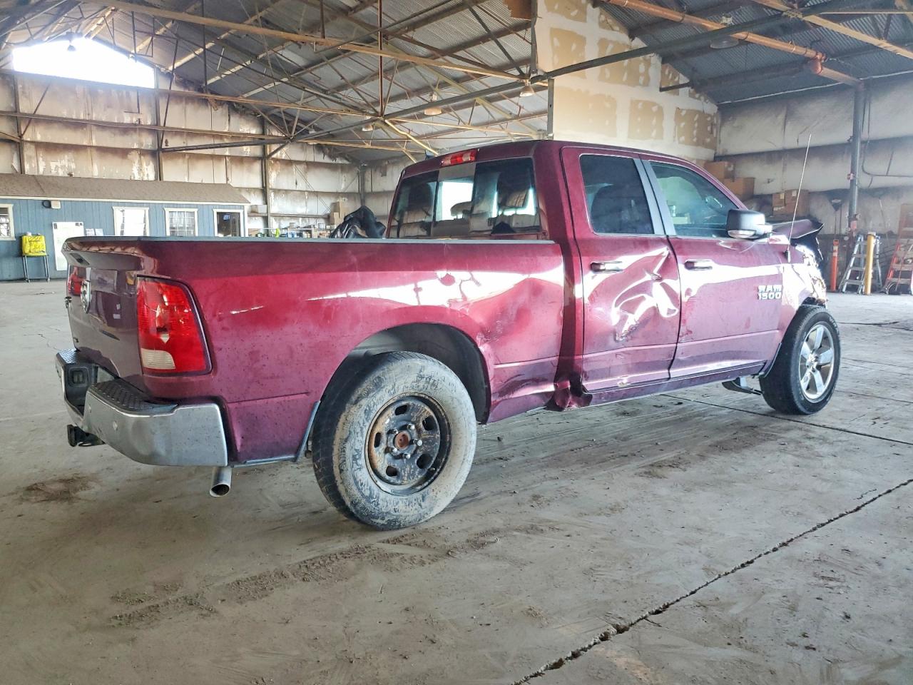 2018 RAM 1500 SLT photo 3