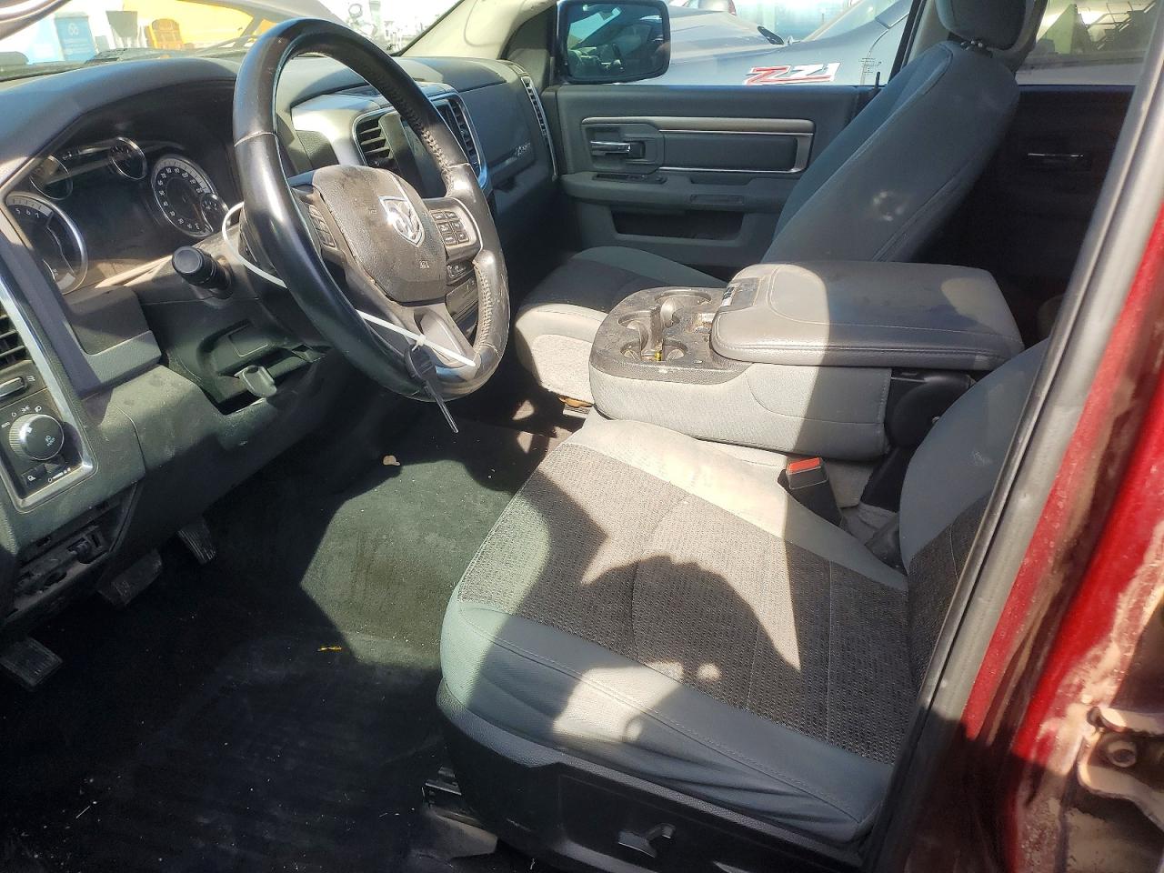 2018 RAM 1500 SLT photo 7