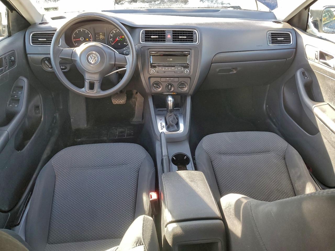 2013 VOLKSWAGEN JETTA BASE photo 8