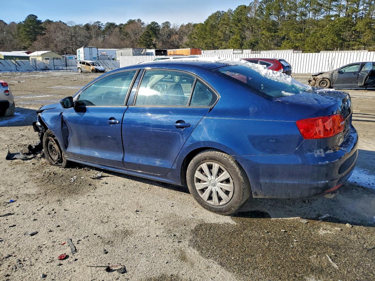 2013 VOLKSWAGEN JETTA BASE photo 2
