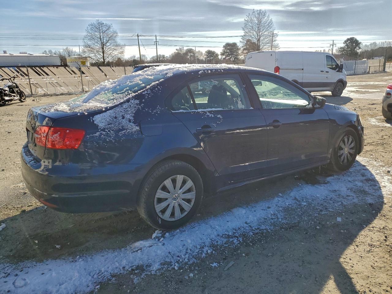 2013 VOLKSWAGEN JETTA BASE photo 3
