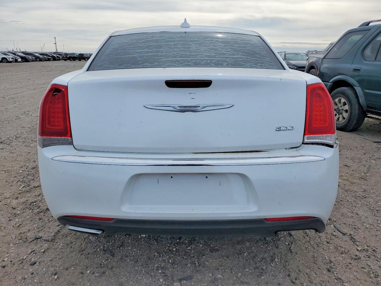 2015 CHRYSLER 300 LIMITED photo 6