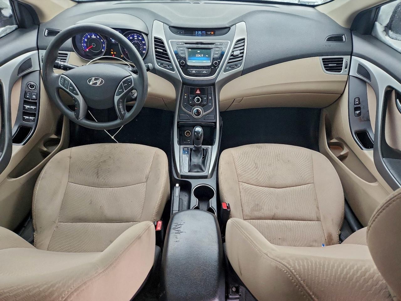 2016 HYUNDAI ELANTRA SE photo 8