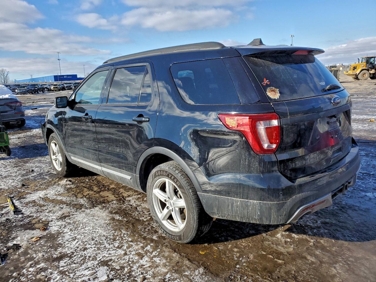 2017 FORD EXPLORER XLT photo 3