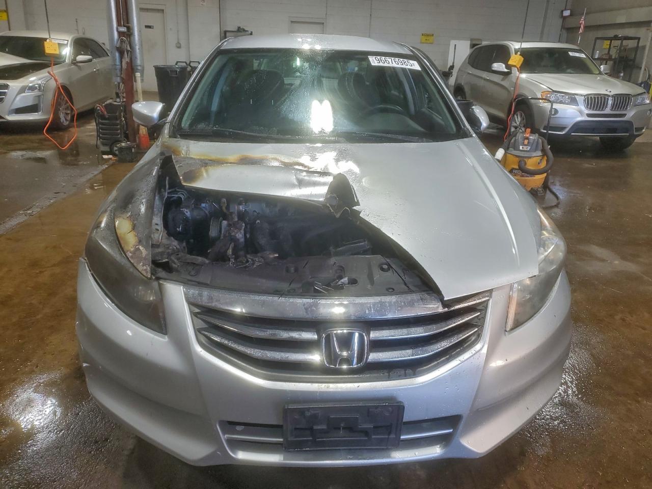 2012 HONDA ACCORD LX photo 5