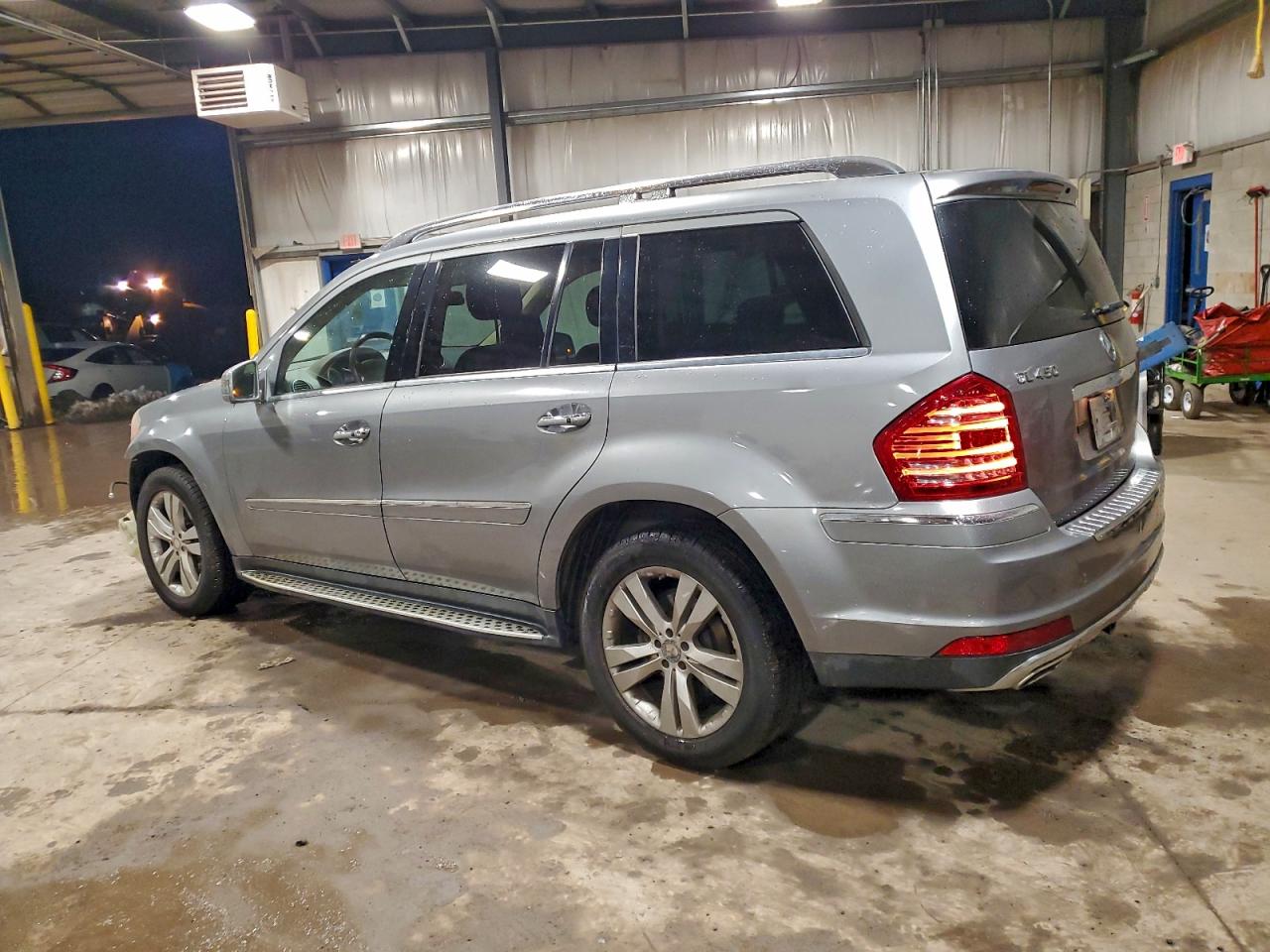 2011 MERCEDES-BENZ GL 450 4MATIC photo 2