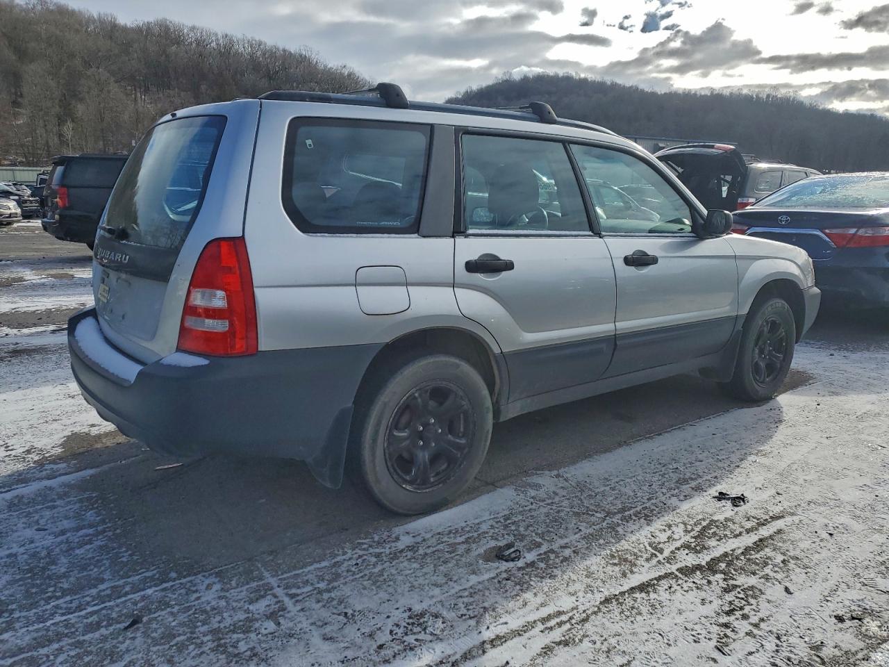 2005 SUBARU FORESTER 2.5X photo 3