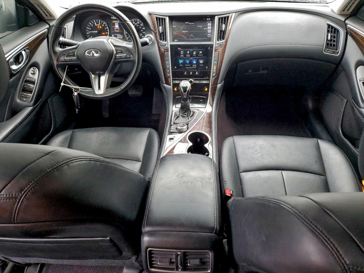 2018 INFINITI Q50 LUXE photo 8