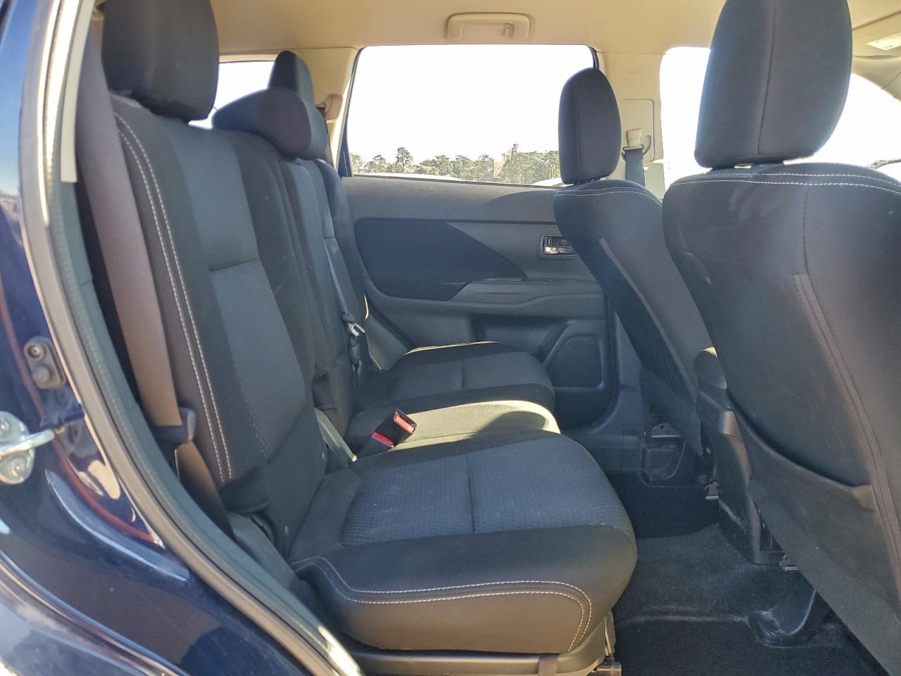 2016 MITSUBISHI OUTLANDER SE photo 11