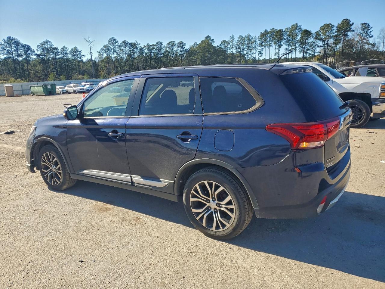 2016 MITSUBISHI OUTLANDER SE photo 2