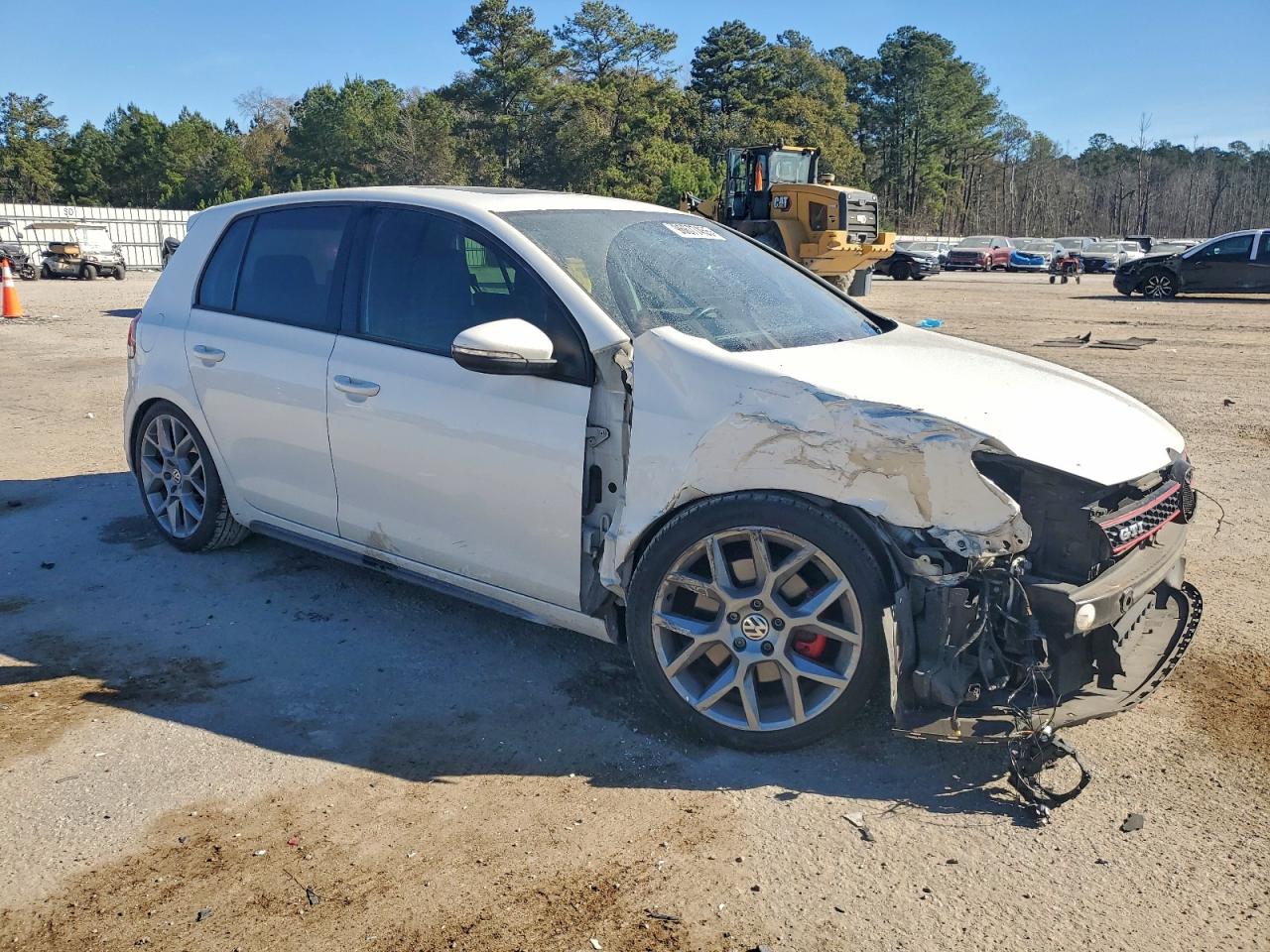 2013 VOLKSWAGEN GTI photo 4
