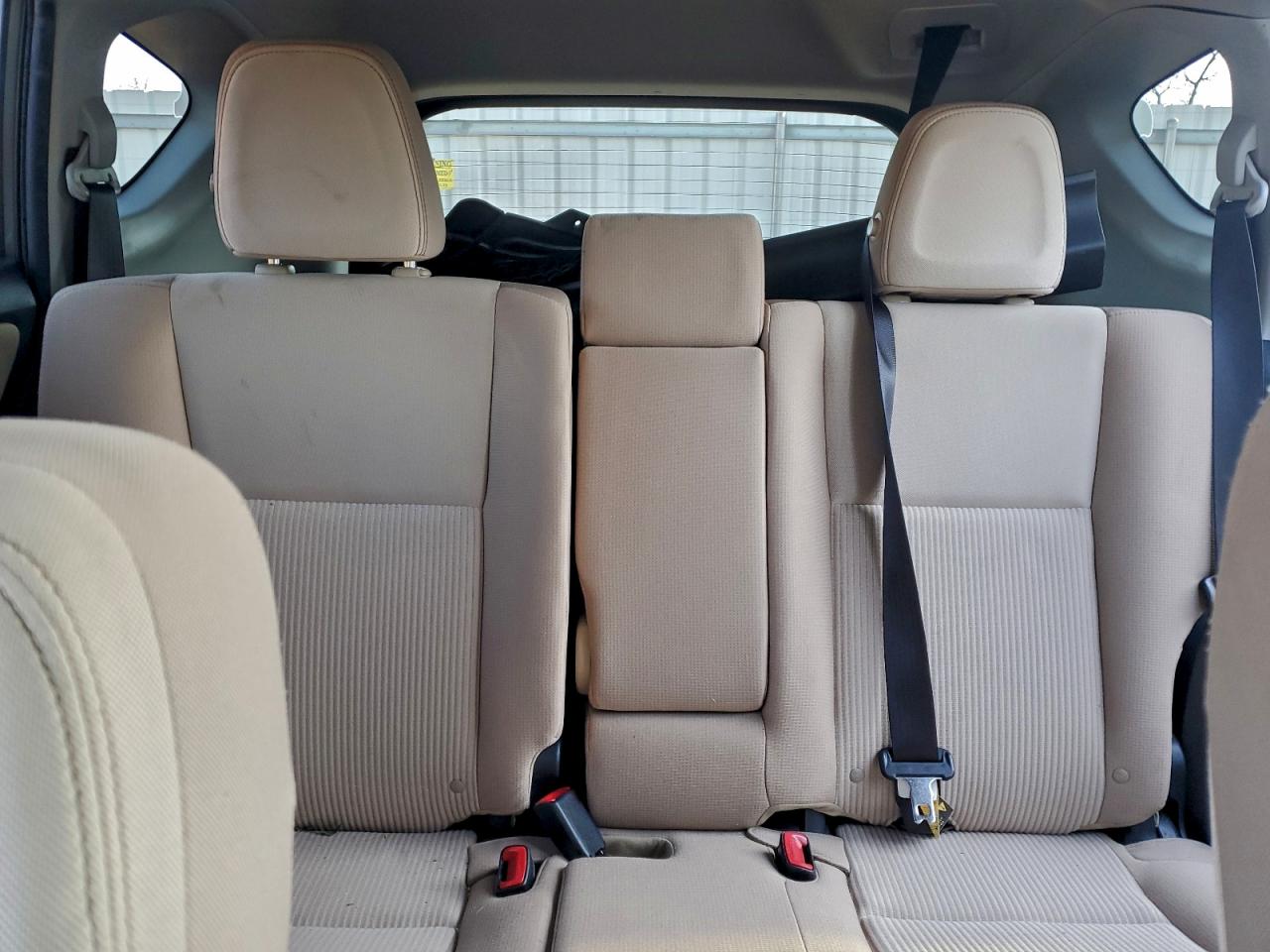 2014 TOYOTA RAV4 XLE photo 10